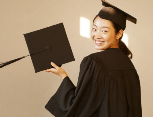 Graduation Photoshoot Poses That Actually Look Like You